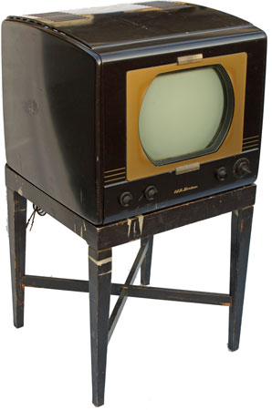 [1949 RCA Victor T-120 12 inch television]