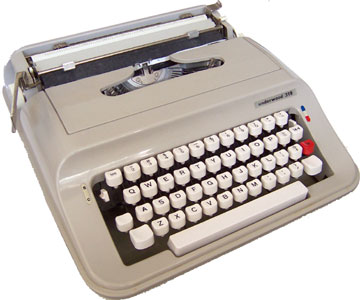 [Underwood Model 319 Portable Typewriter]